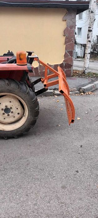 Продавам трактор янмар 22 коня със този инветар от снмките