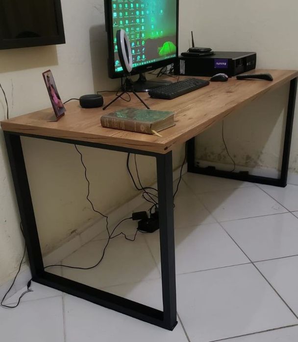 Стол для домашнего комфорта