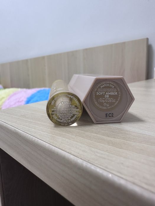 Коректор Kosas и контур Fenty Beauty