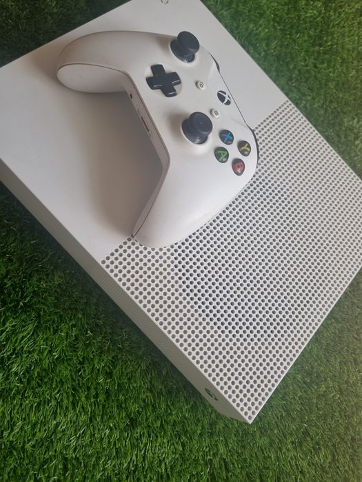 Игровая приставка Xbox one s