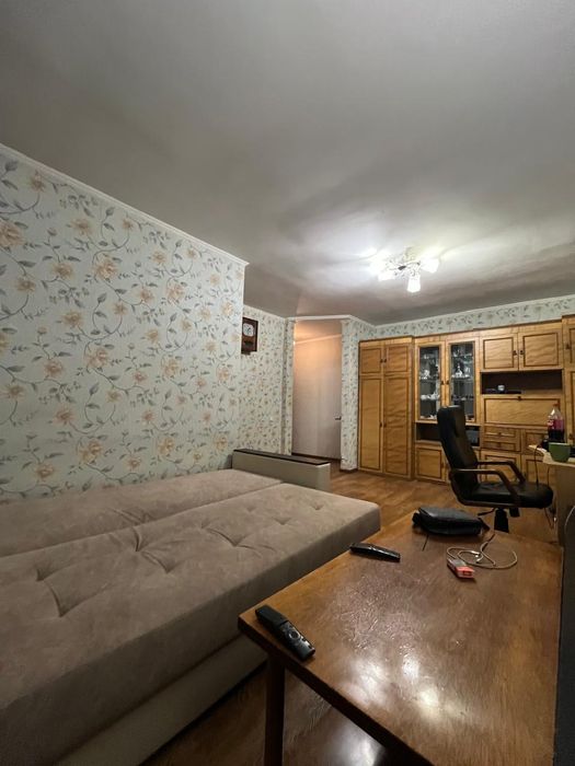 Продам 2 Ком квартиру в центре города