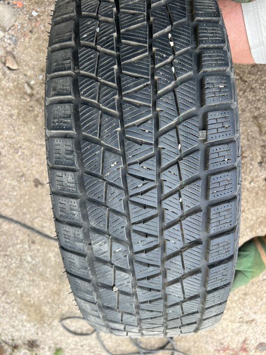 Продам резину 225/6017