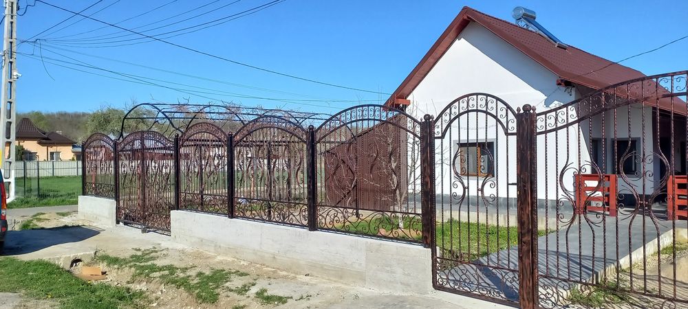 Execut la comanda porti, garduri, balcoane...