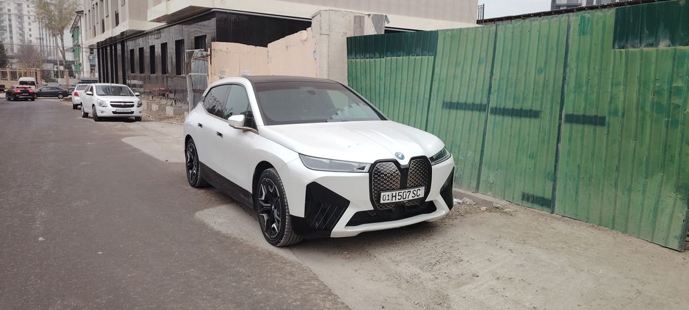 Продаётся BMW IXDRIVE40