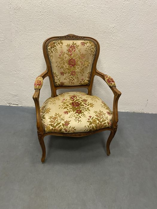 Френско бароково кресло от дъб