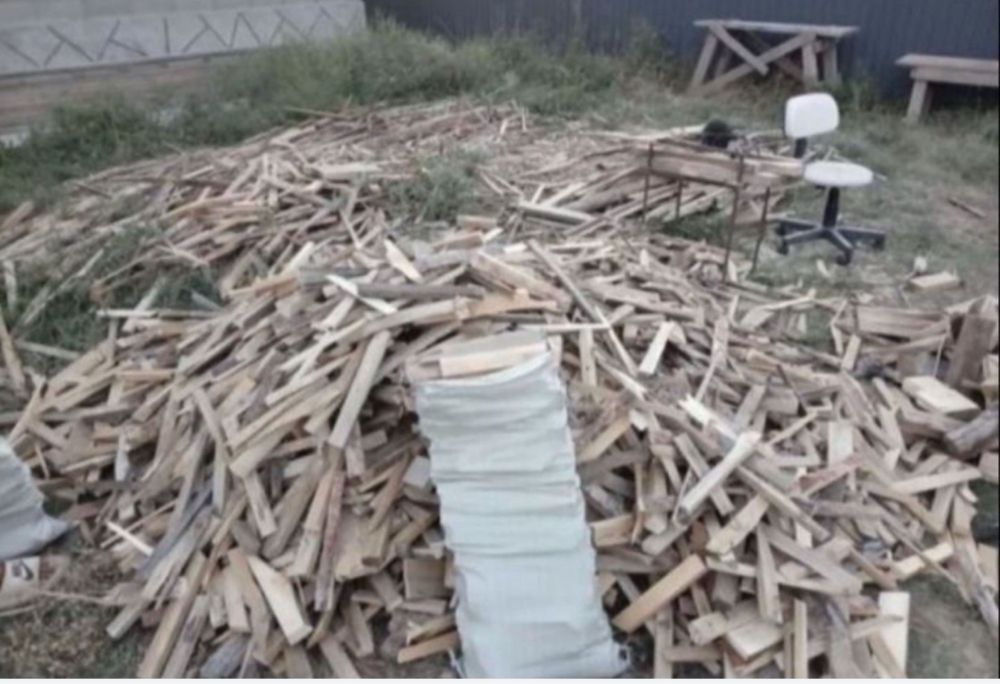 Дрова в мешках.