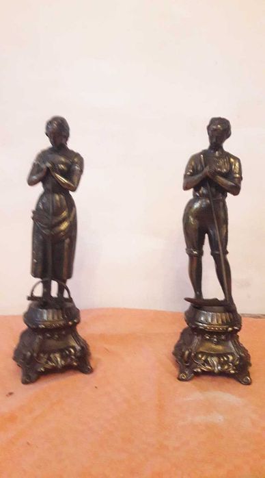 Set statuie cu tenta taraneasca