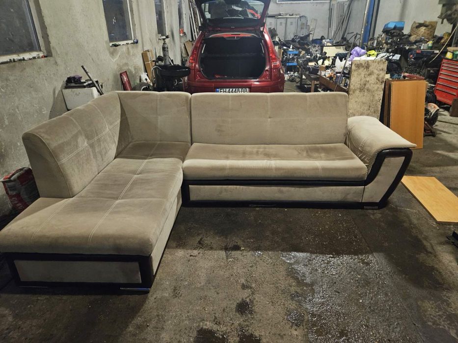 Голям ъглов диван