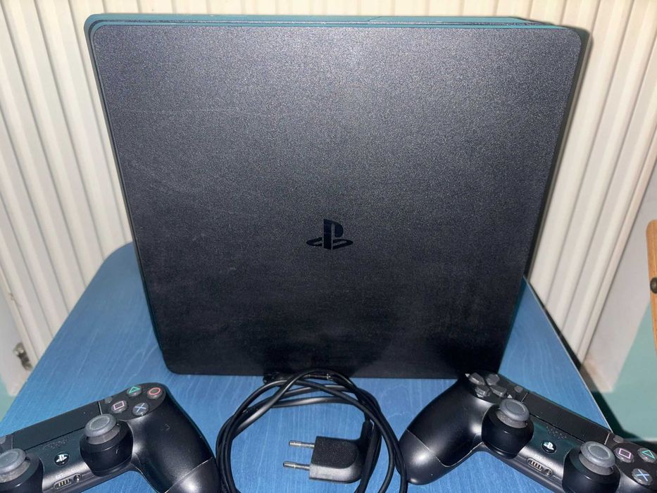 PS4 Slim 1TB - cu jocuri incluse