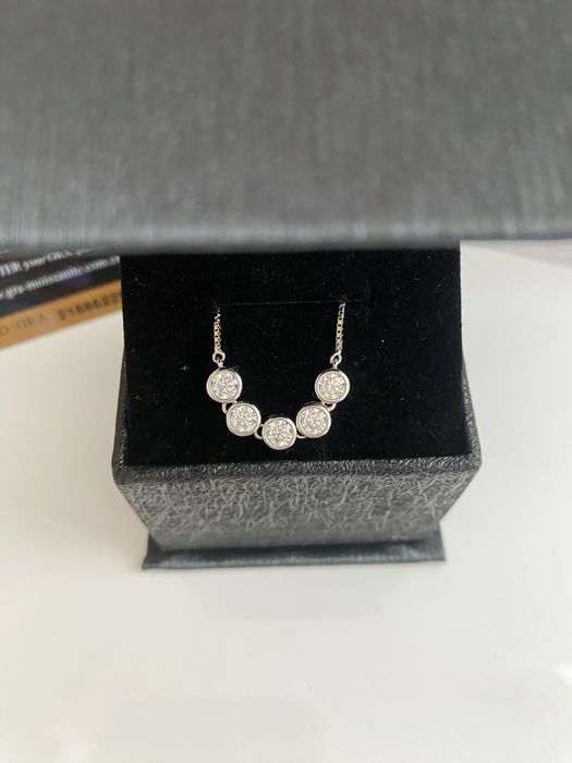 Сребърно колие с Мойсенит