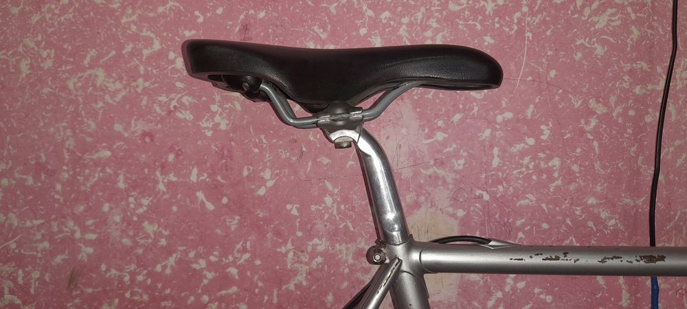 Shosseyni velosiped sotilada