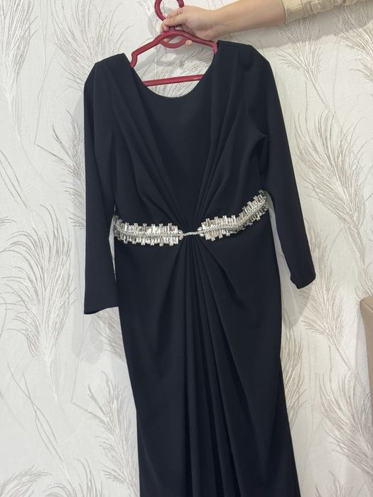 Прадается вечерное платя