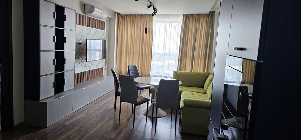 Дава се под наем Двустаен апартамент в Бургас, Славейков - 68 кв.м за 612 € - Снимка #1