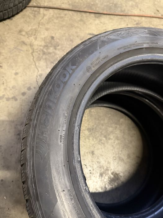 Anvelope Iarna 225/55 R17 Hankook