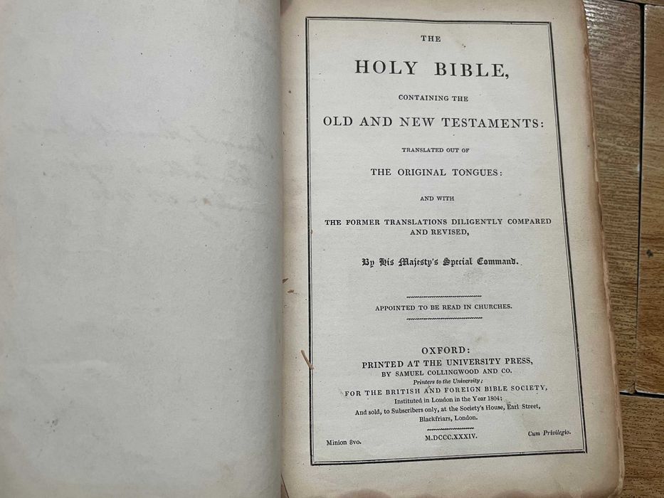 Victorian Holy Bible , Biblia veche, limba engleza, 1834 , 20x13x6 cm