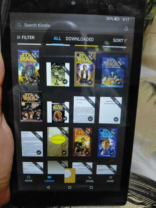 Vind amazon fire generația 7 de 8 inch cu peste 2300 de cărți în limba română