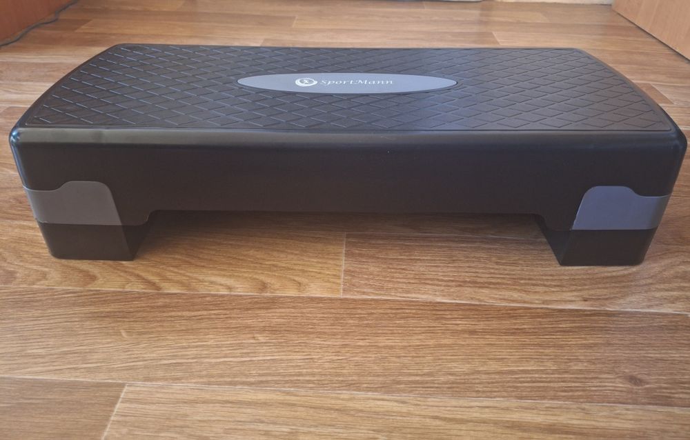 Продавам Степ платформа