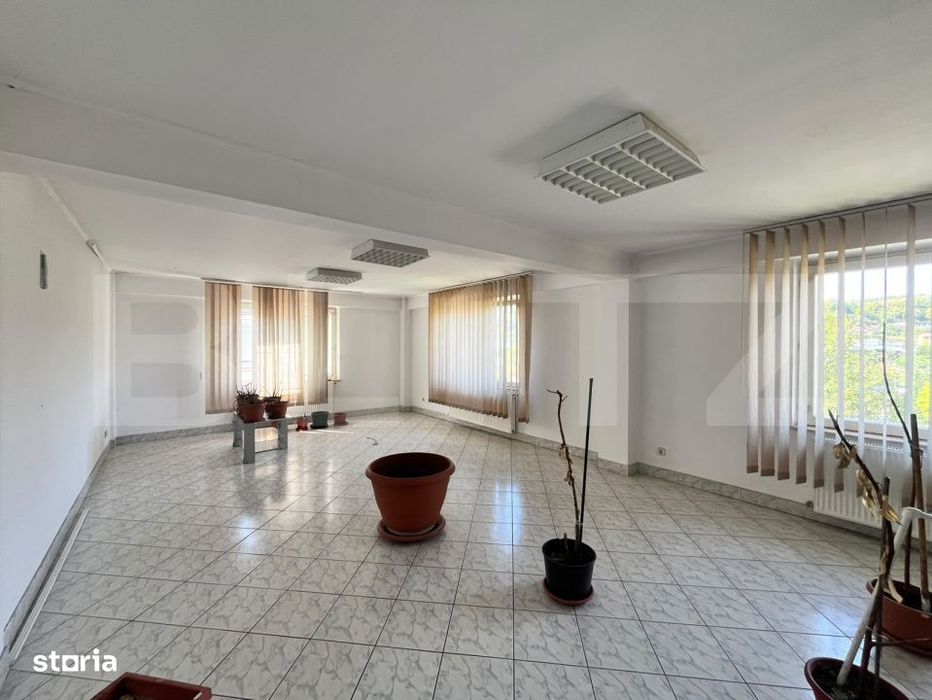 Spatiu birou, 50 mp, cheltuieli incluse, zona Libertatii Sanovil