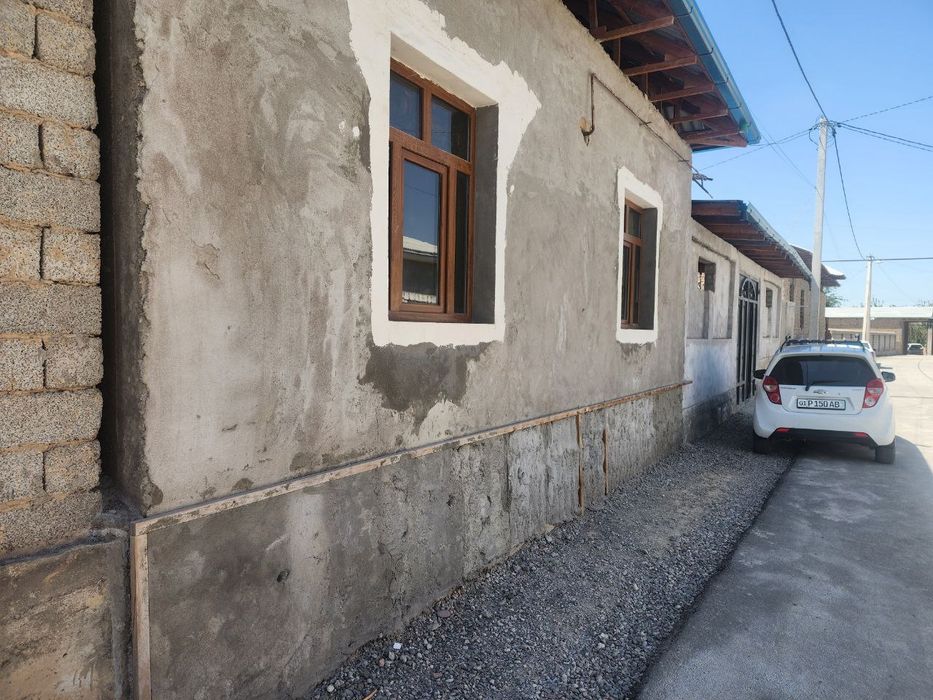 3 sotixli uchastka sotiladi fasadi 30 m  (30×10)