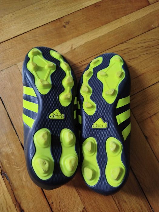 Футболни бутонки Адидас