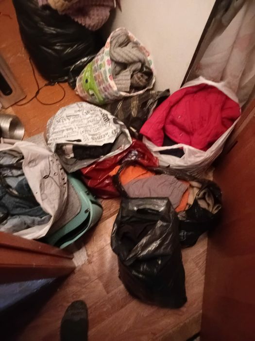 Продам 10 пакетов вещей.