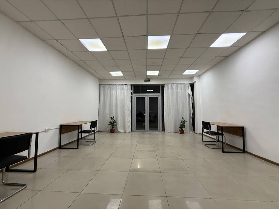 Аренда под офис 2 минут от метро Шахристан 40м2 С мебелью! 450$ 1 этаж