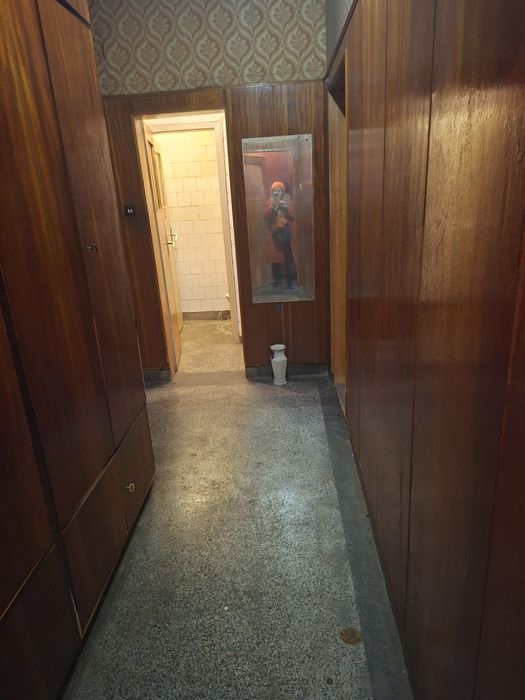 Продавам тристаен апартамент до Мед институт,ТЕЦ,ет2