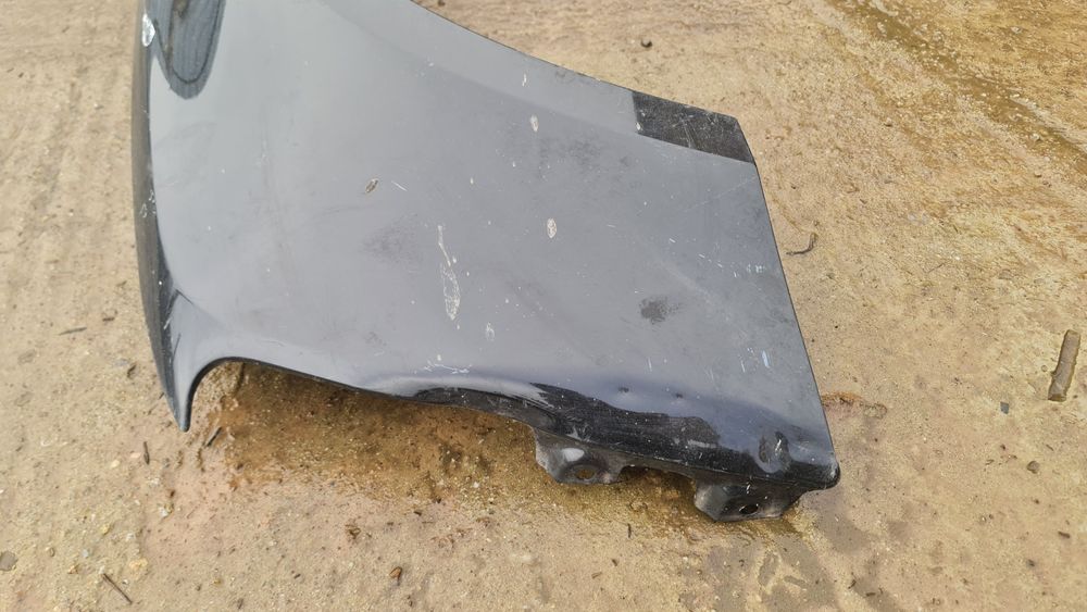 Aripa stanga fata Audi A8 4H D4