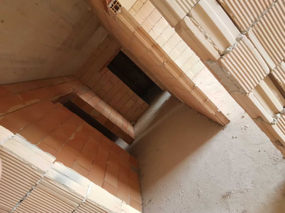 Продавам тристаен апартамент в гр. Варна.