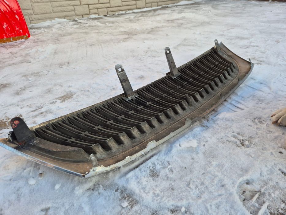 Продам решетку радиатора