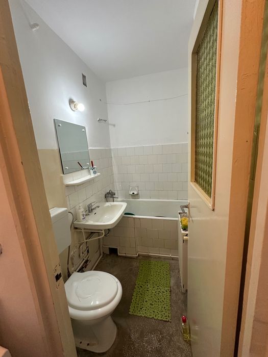Închiriez apartament