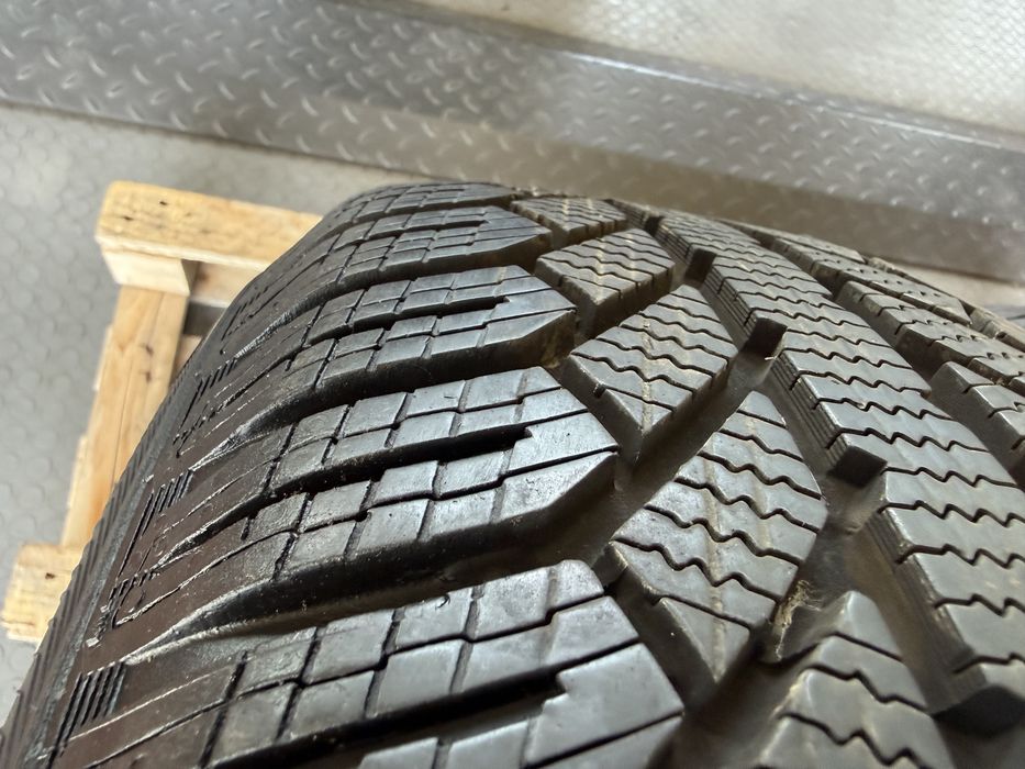 4бр. ОТЛИЧНИ Зимни Гуми С Борд 215/65R/16 -SEMPERIT- DOT:4020- 7.9мм.+6.9мм.