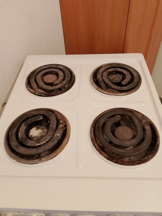 Продам электрическую плиту