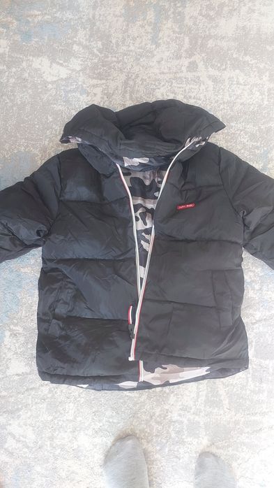 Продам куртку весеннюю.