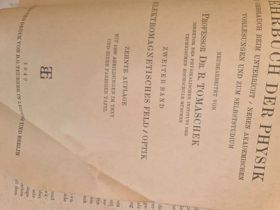 Vând Pachet 11 cărți tehnice vechi: fizică, chimie, electrotehnică, inginerie, mecanică. Ediții 1907–1951, germană/franceză. Pentru colecționari.