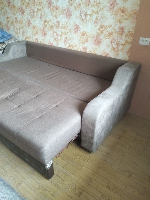 Отдам бесплатно диван