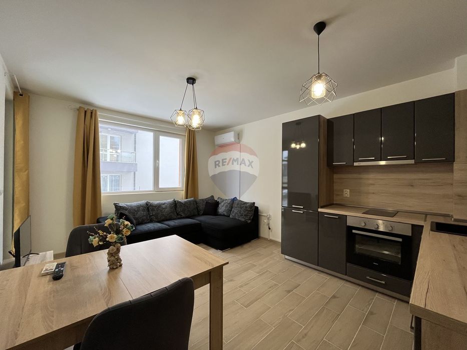 Продава се Двустаен апартамент в Варна, м-т Пчелина - 56 кв.м за 2179 €/кв.м - Снимка #2