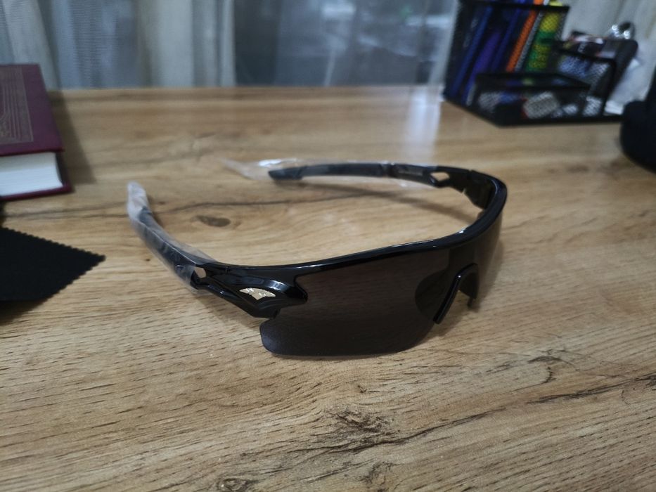 Спартивные ориг очки