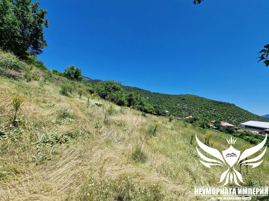 Продавам парцел УПИ 900кв.м. в село Орехово обл.Смолян