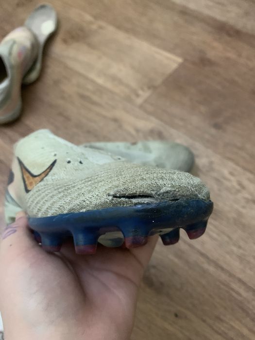 Продаются бутсы размер 37,5