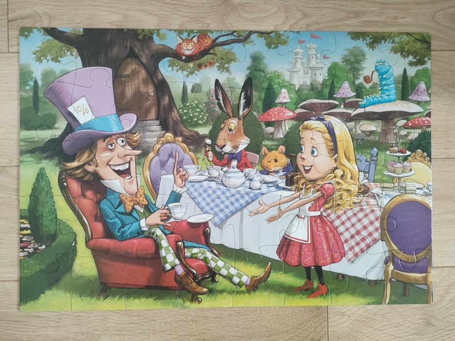 Puzzle Alice in Wonderland 4+