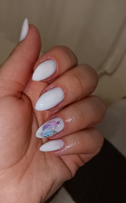 Manichiura semipermanenta