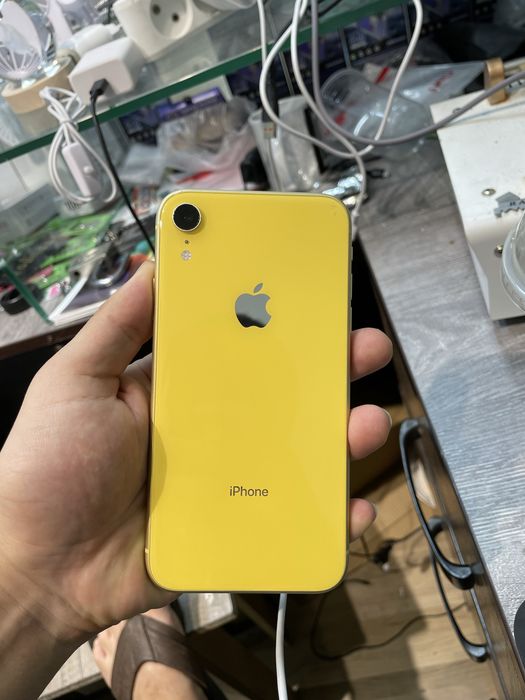 Iphone X R yellow idealniy sastayanida turipti