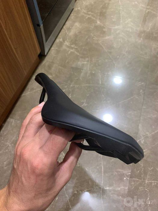 Сиденье Specialized power comp 143 mm