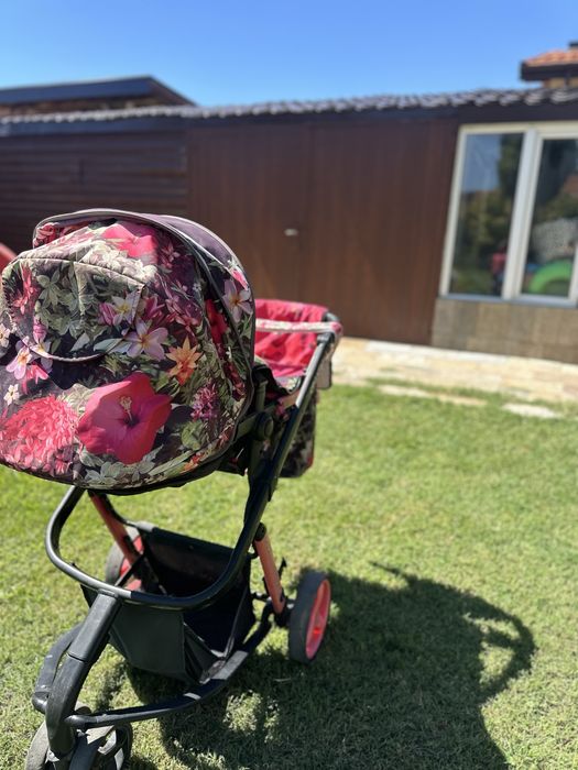 Бебешка количка Cosatto