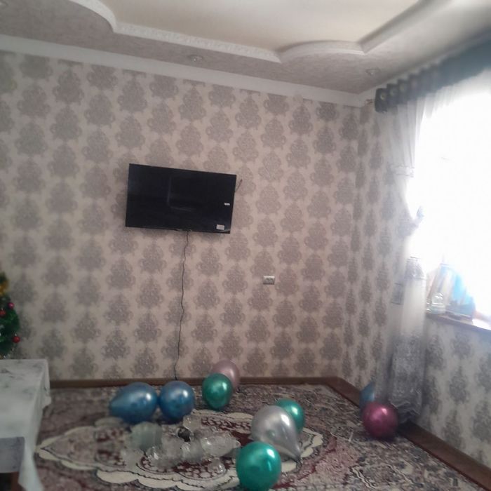 Уй сотилади мангузар постан кейин  янги кишлокда 35 мактаб олдида