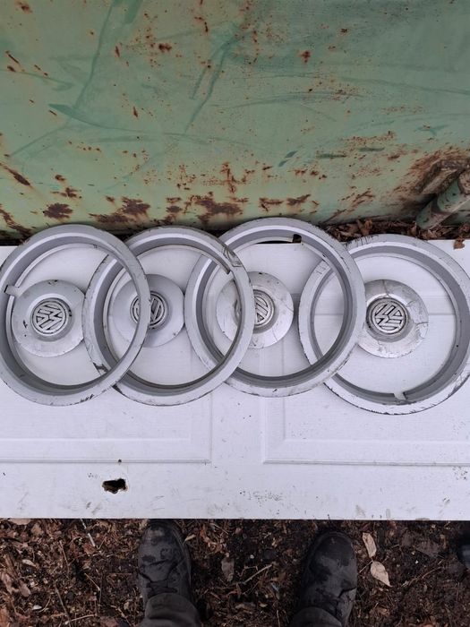 Продам колпаки на гольф