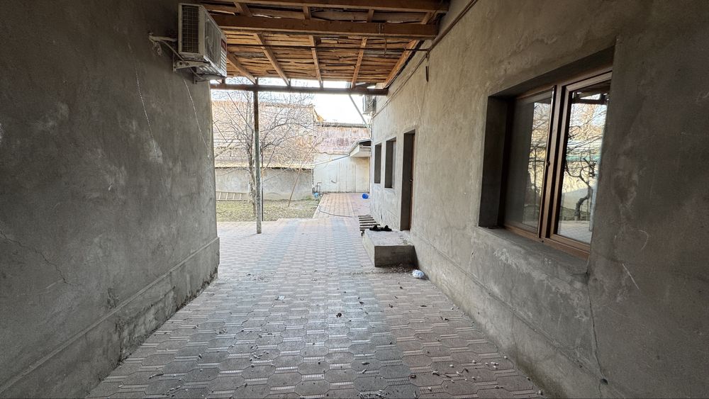 Hovli uy sotiladi 4 sotix