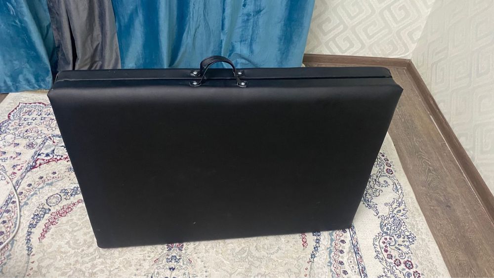 Продам кушетку чемодан