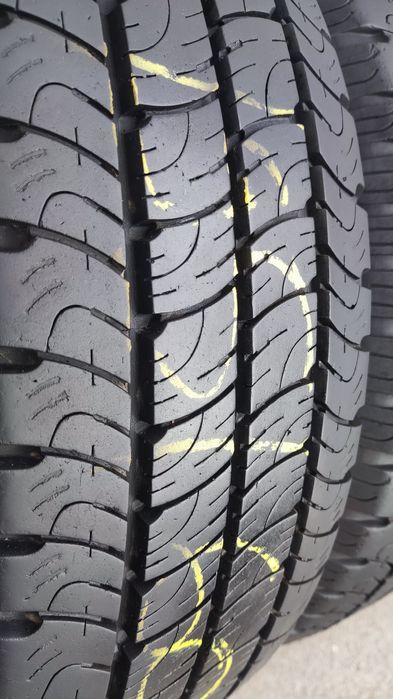 2бр. бусови гуми 195/60/16C, GoodYear Cargo Marathon 
dot22
8.2m
